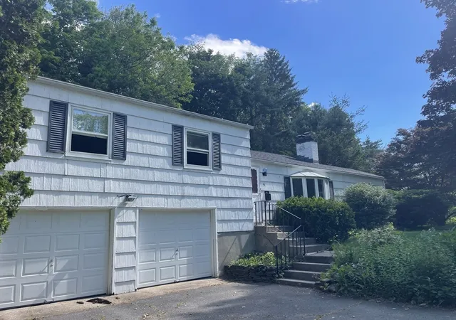 Homes for sale in Amherst, MA | 51 Jeffrey Ln, Amherst, MA 01002 | MLS# 73527005