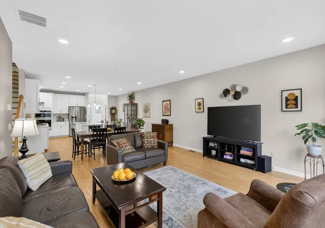 Homes for sale in Upton, MA | 87 Shannon Way #86, Upton, MA 01568 | MLS# 73524427