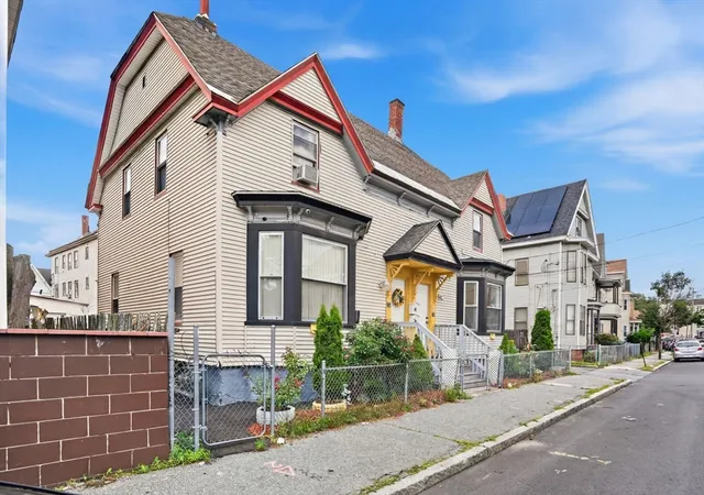 2nd image of 30 32 Washington St, Lawrence, MA 01841 | MLS# 73568057