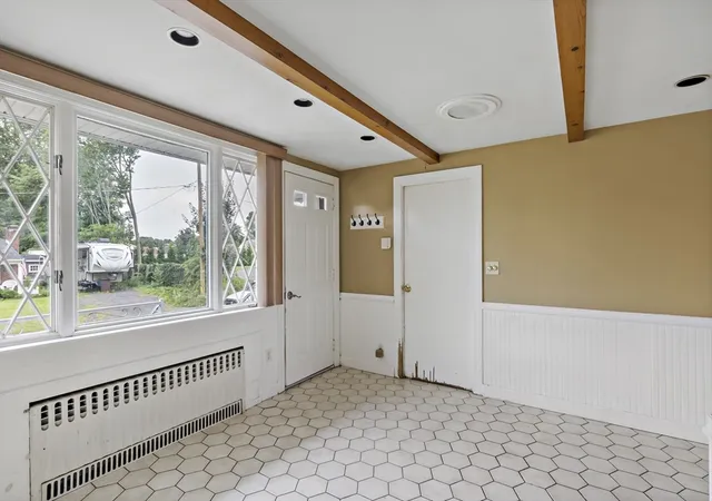 Photo 4 of Sale Pending at 7 Harold Ave, Somerset, MA 02726 | MLS# 73569985 | Listing updated on 2026-09-23