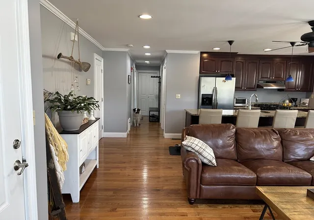 3rd image of 13 1/2 Merrimac St, Amesbury, MA 01913