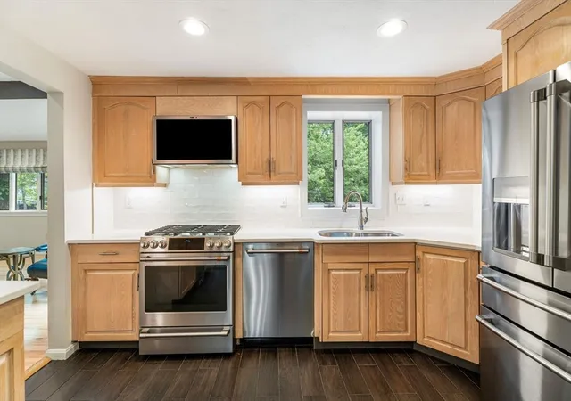 Photo 3 of Sale Pending at 7 Edgeworth St, Billerica, MA 01821 | MLS# 73547018 | Listing updated on 2026-08-01