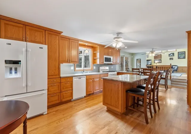 3rd image of 13 Russett Hill Rd, Haverhill, MA 01830 | MLS# 73559913