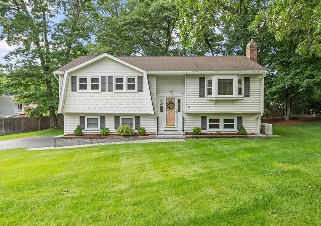 1st image of 26 Franklin St, North Billerica, MA 01862 | MLS# 73535862