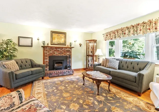 3rd image of 26 Franklin St, North Billerica, MA 01862 | MLS# 73535862