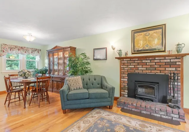 5th image of 26 Franklin St, North Billerica, MA 01862 | MLS# 73535862