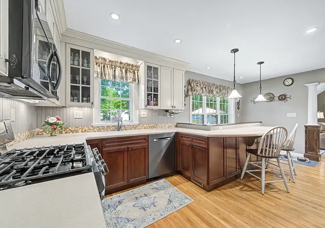 5th image of 3 Pike St, Hopkinton, MA 01748 | MLS# 73544434