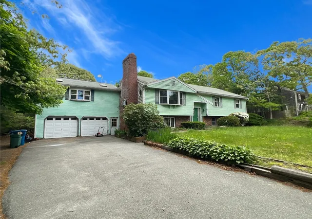3rd image of 19 Wheelhouse Cir, East Falmouth, MA 02536 | MLS# 73378230