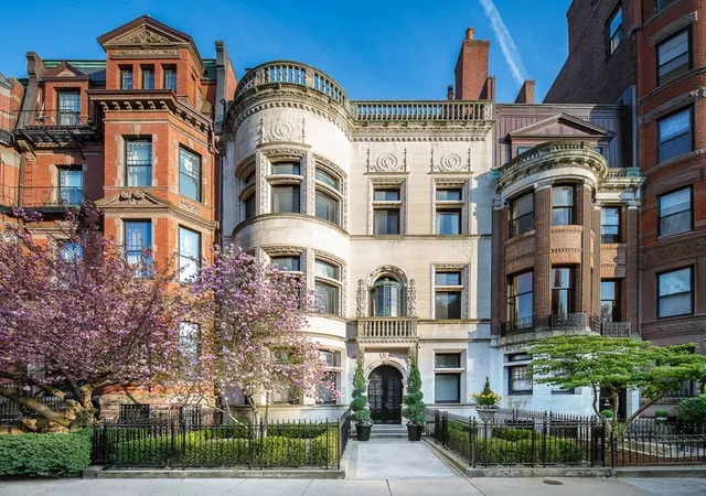 2nd image of 304 Commonwealth Ave #PH, Boston, MA 02115 | MLS# 73491112