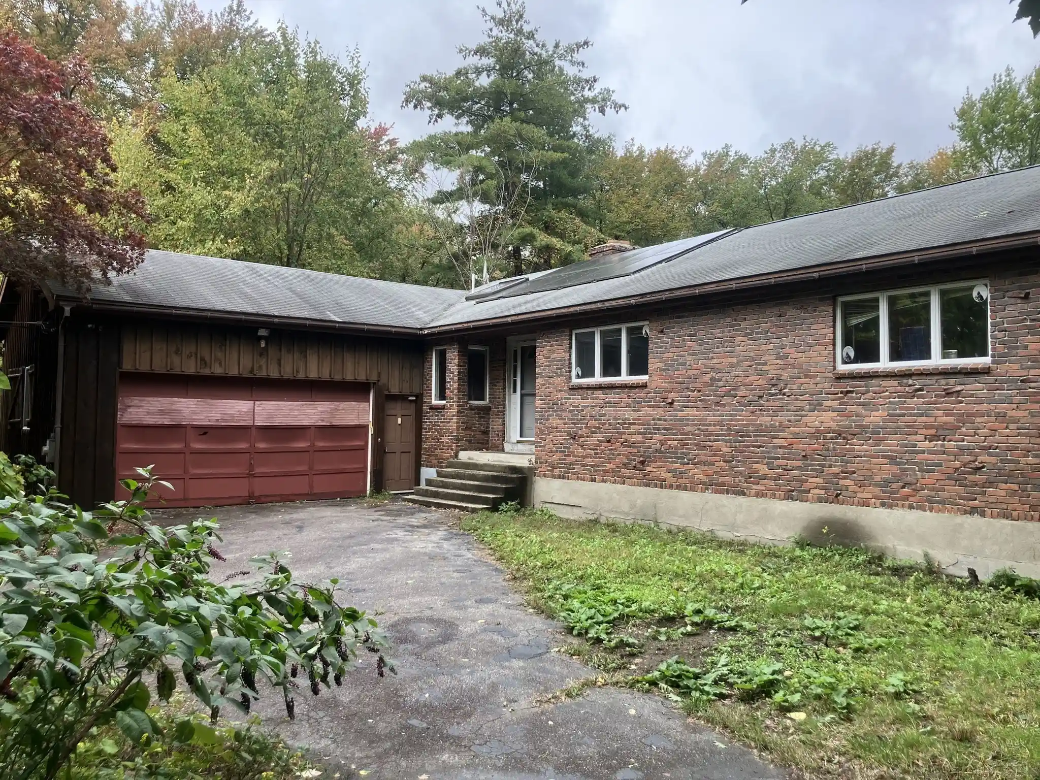 Single family home for sale at 5 Clinton St, Wilmington, MA 01887 | MLS# 73591890
