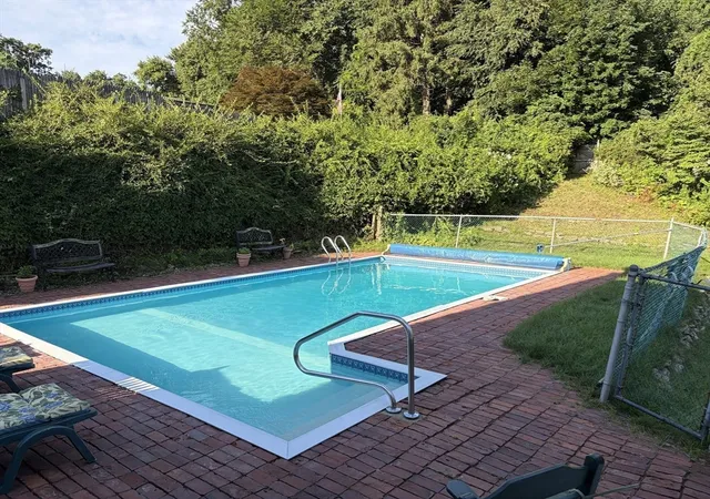 21st image of 118 Longwood Dr, Chicopee, MA 01020 | MLS# 73559737