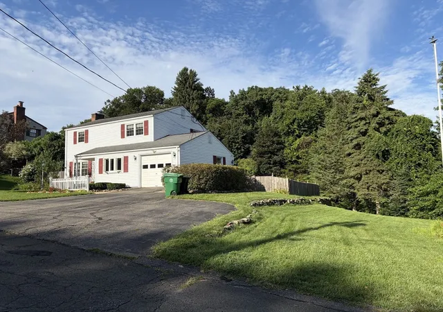 2nd image of 118 Longwood Dr, Chicopee, MA 01020 | MLS# 73559737