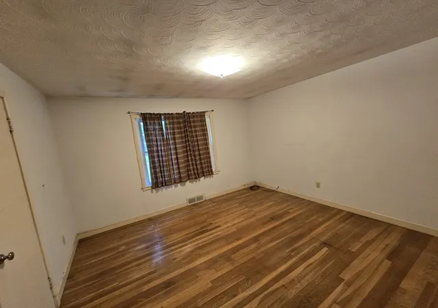 Photo 4 of Sale Pending at 43 Zenith Dr, Worcester, MA 01602 | MLS# 73569780 | Listing updated on 2026-09-15