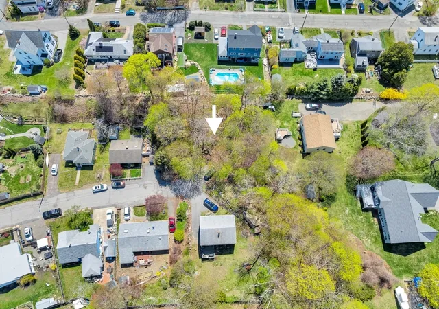 4th image of 10 Hudson Rd, Gloucester, MA 01930 | MLS# 73553795