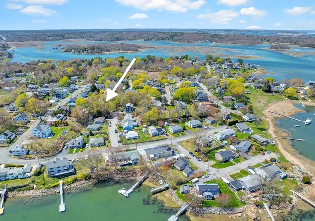 5th image of 10 Hudson Rd, Gloucester, MA 01930 | MLS# 73553795
