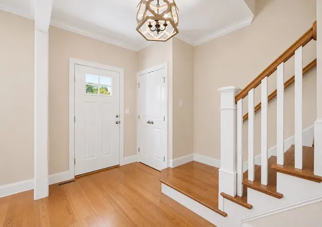 5th image of 10 Homes Ave, Franklin, MA 02038 | MLS# 73548542