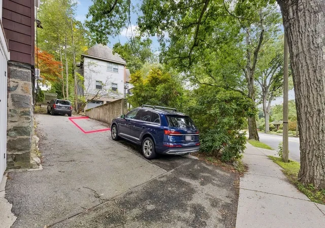 2nd image of 215 Crafts Rd, Chestnut Hill, MA 02467