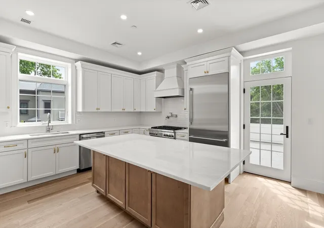 Homes for sale in Marblehead, MA | 64 Pleasant Street #B, Marblehead, MA 01945 | MLS# 73544631
