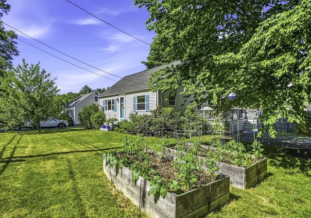 Homes for sale in Hudson, MA | 106 Causeway St, Hudson, MA 01749 | MLS# 73537321