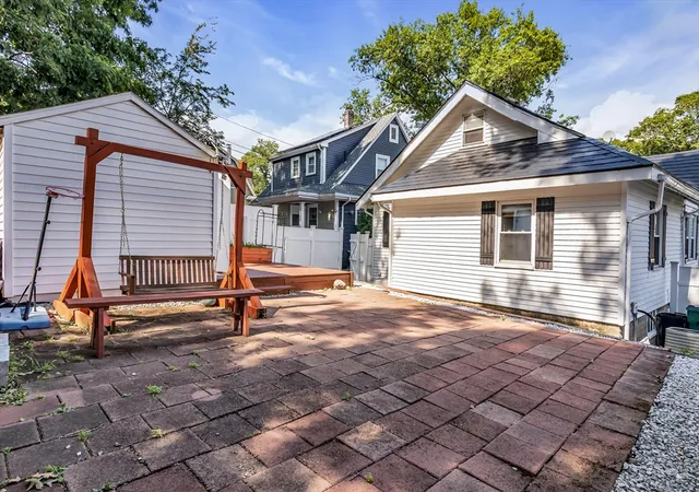 38th image of 160 Linwood St, Lynn, MA 01905 | MLS# 73561958