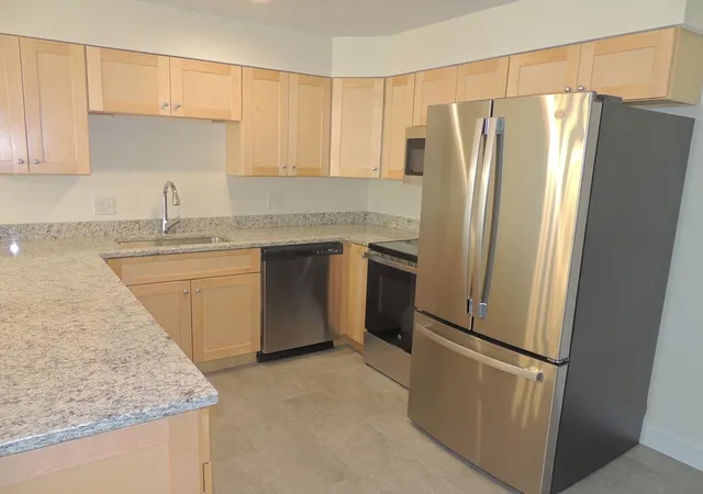 Homes for sale in Amherst, MA | 28 Greenleaves Dr #822, Amherst, MA 01002 | MLS# 73491662