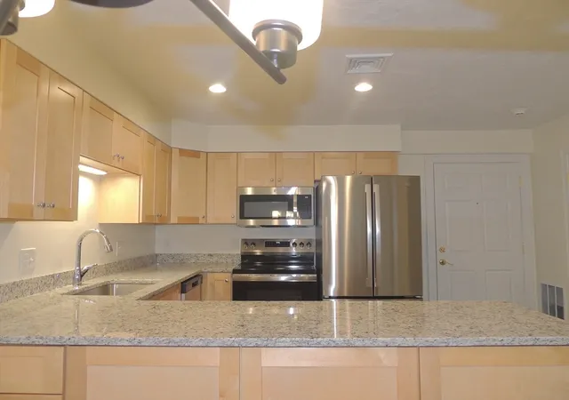 Homes for sale in Amherst, MA | 28 Greenleaves Dr #822, Amherst, MA 01002 | MLS# 73491662