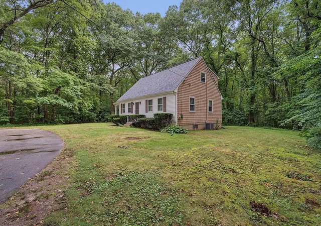 Photo 5 of Single family home for sale at 27 Peck Hl Rd, Johnston, RI 02919 | MLS# 73560321 | Listing updated on 2026-09-05