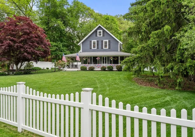 Homes for sale in Marshfield, MA | 670 Webster St, Marshfield, MA 02050 | MLS# 73531960