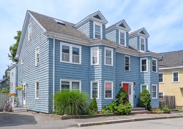 2nd image of 21 Mall St #2, Salem, MA 01970 | MLS# 73567921