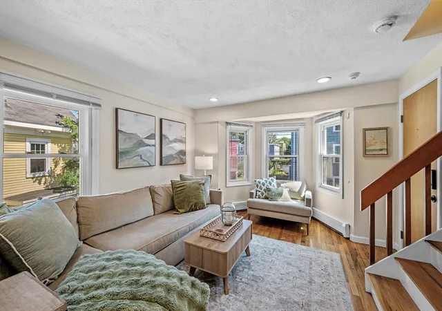 5th image of 21 Mall St #2, Salem, MA 01970 | MLS# 73567921