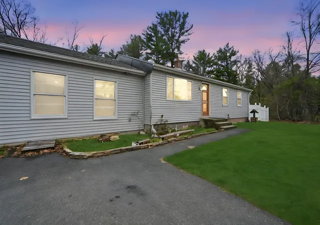 Homes for sale in Holyoke, MA | 71 Sun Valley Rd, Holyoke, MA 01040 | MLS# 73504301