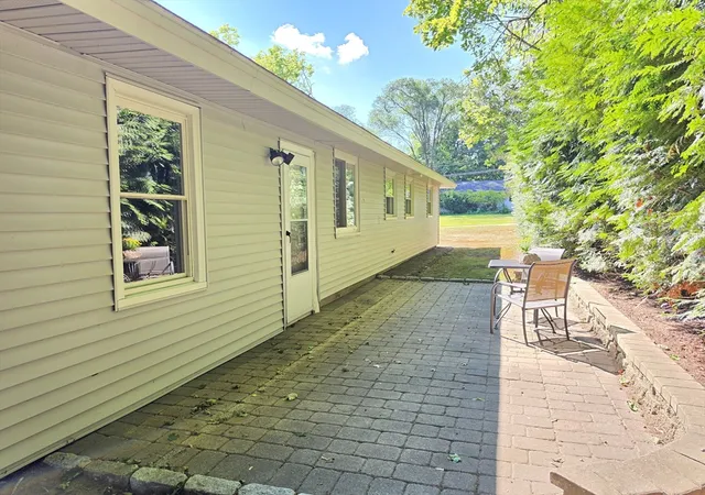 4th image of 41 Anderson Rd, Framingham, MA 01701 | MLS# 73565921