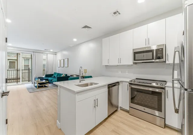 Homes for sale in Chelsea, MA | 157 Chestnut St #203, Chelsea, MA 02150 | MLS# 73518301
