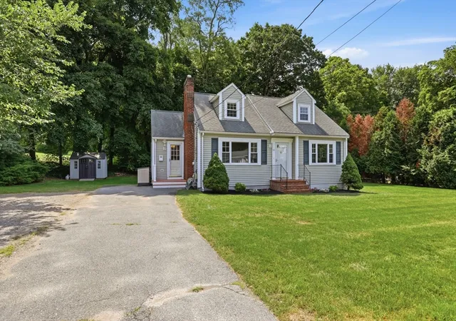 1st image of 82 Central St, Andover, MA 01810 | MLS# 73553175