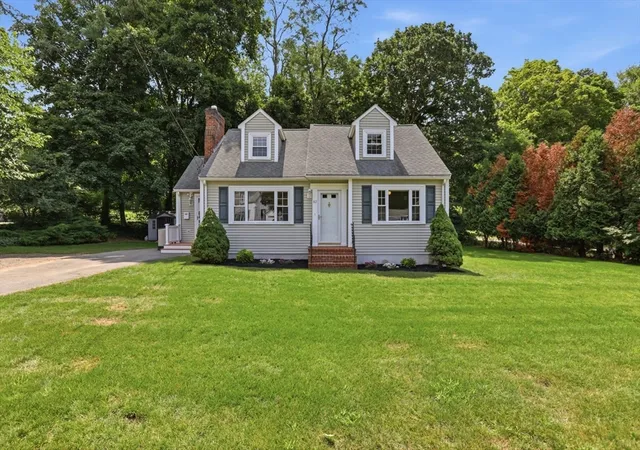 2nd image of 82 Central St, Andover, MA 01810 | MLS# 73553175