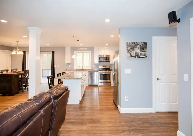 3rd image of 33 Rhinecliffe Rd, Swansea, MA 02777 | MLS# 73570168