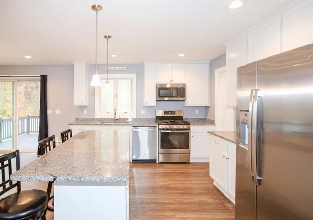4th image of 33 Rhinecliffe Rd, Swansea, MA 02777 | MLS# 73570168