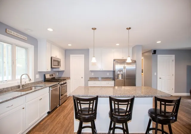 5th image of 33 Rhinecliffe Rd, Swansea, MA 02777 | MLS# 73570168