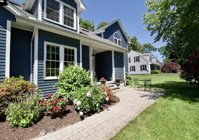 Homes for sale in Westfield, MA | 83 Pineridge Dr, Westfield, MA 01085 | MLS# 73530002