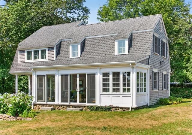 5th image of 51 Davis St, Tisbury, MA 02568 | MLS# 73543902