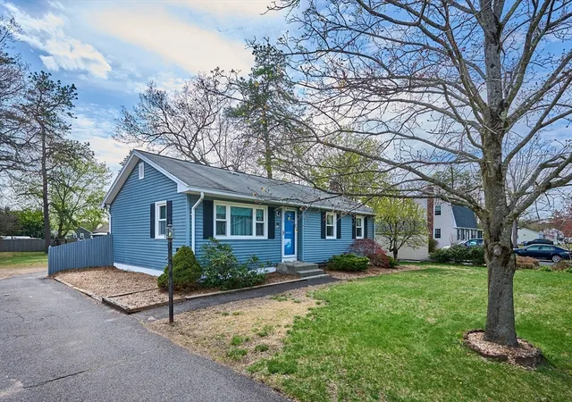 Homes for sale in Easthampton, MA | 50 Phelps St, Easthampton, MA 01027 | MLS# 73506460