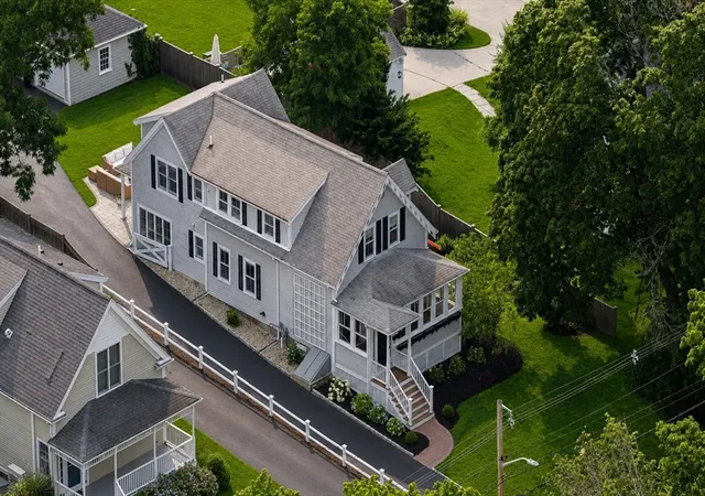 2nd image of 19 Hersey St, Hingham, MA 02043 | MLS# 73550365