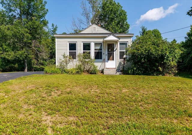 Photo 1 of Single family home for sale at 21 Munroe St, Winchendon, MA 01475 | MLS# 73563755 | Listing updated on 2026-09-17