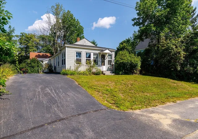 Photo 3 of Single family home for sale at 21 Munroe St, Winchendon, MA 01475 | MLS# 73563755 | Listing updated on 2026-09-17