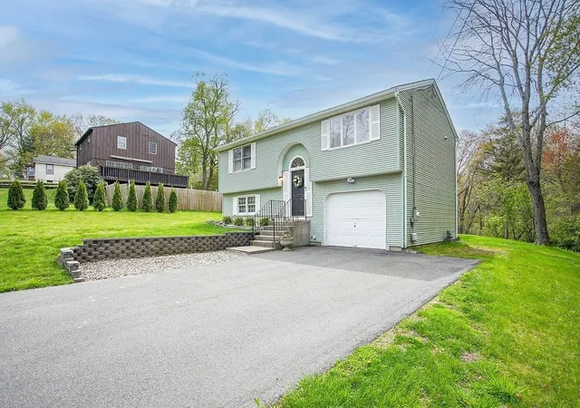 Homes for sale in West Springfield, MA | 131 Queen Ave, West Springfield, MA 01089 | MLS# 73511017