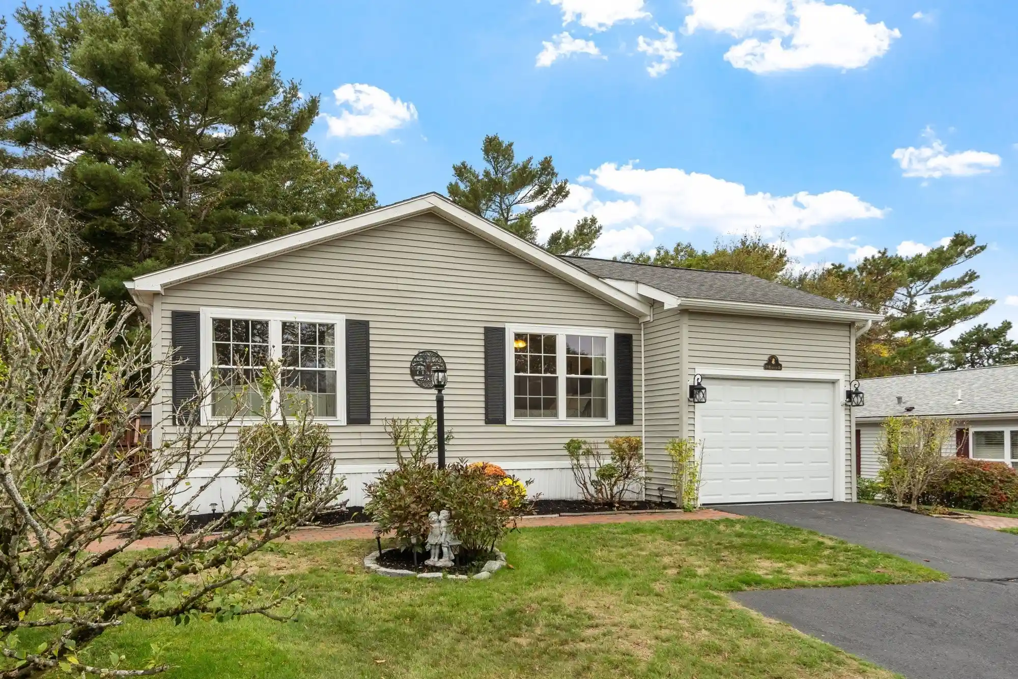 Manufactured home for sale at 19 Headlands Dr, Plymouth, MA 02360 | MLS# 73593387