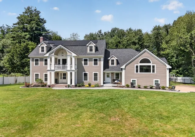 1st image of 4 Fairway Dr, Andover, MA 01810 | MLS# 73565661