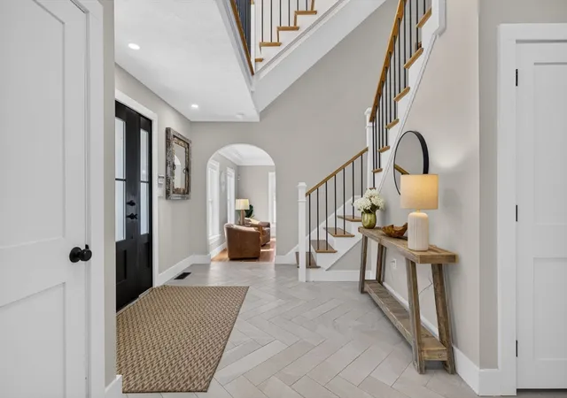 Photo 4 of Single family home for sale at 4 Fairway Dr, Andover, MA 01810 | MLS# 73565661 | Listing updated on 2026-10-10