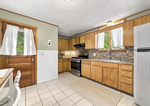 5th image of 64 Clark Street, Lynn, MA 01902 | MLS# 73559098