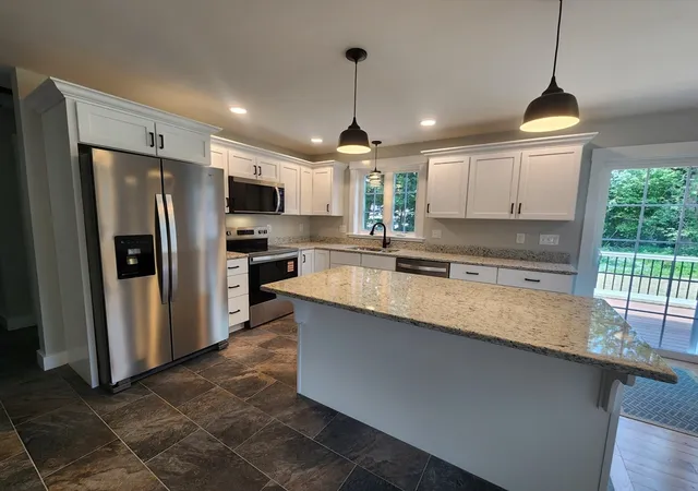 3rd image of 11 Stephanie Dr, Gardner, MA 01440